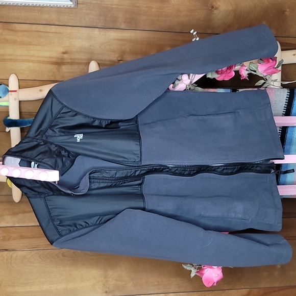 The North Face Jacket with fleece and windbreaker material size XL (18/20)